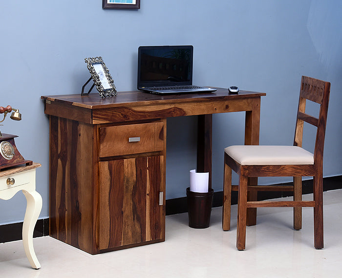 book-shlef-furnitureinteriorsandmore-bizknow.in-1