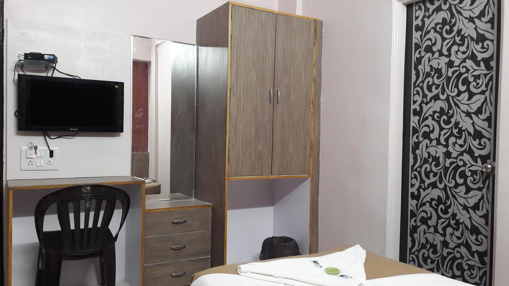 regularroom-hotelregencyaurangabad-Grobizz.in-2