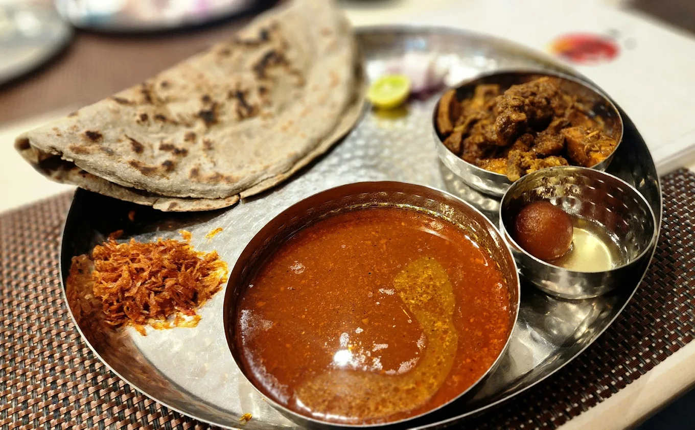 maincourse-HotelJayMalharBhojnalay-Grobizz.in-1
