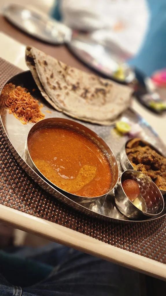 maincourse-HotelJayMalharBhojnalay-Grobizz.in-7