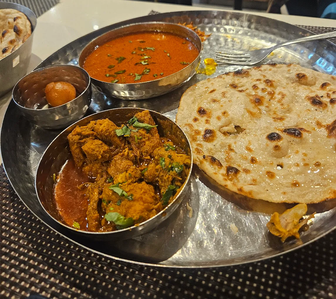 maincourse-HotelJayMalharBhojnalay-Grobizz.in-2