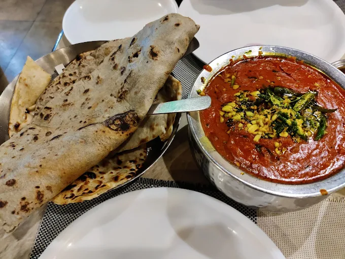 maincourse-HotelMavala-Grobizz.in-7