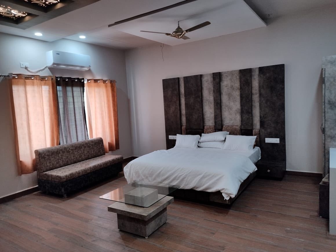 luxuriousstay-hotelpoonamplaza-grobizz.in-5