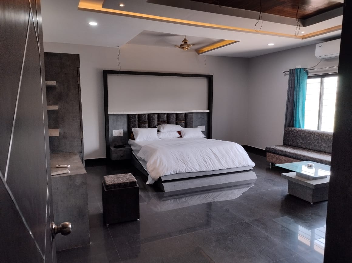luxuriousstay-hotelpoonamplaza-grobizz.in-6