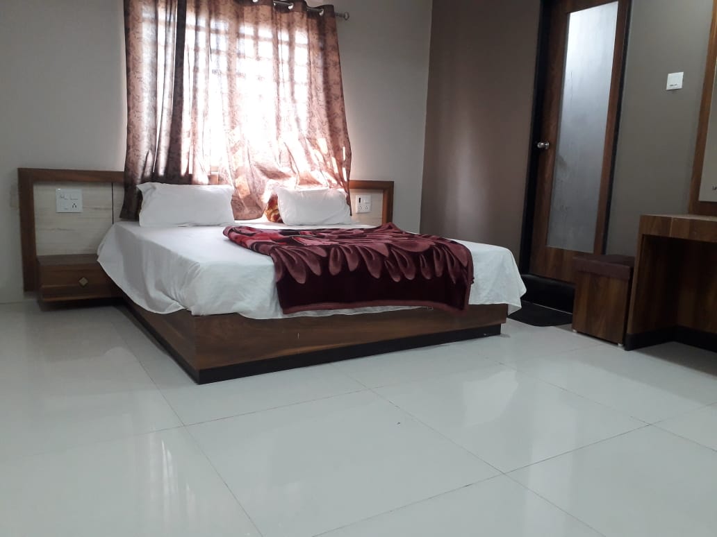 portfolio-hotelpoonamplaza-grobizz.in-2
